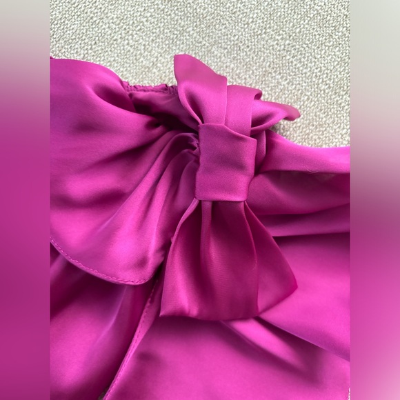 Sunny Leigh  Women's Elegant Satin Ruffle One Shoulder Sleeveless Tunic Blouse - Picture 5 of 8